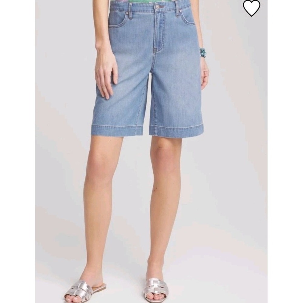 Chico's Light Denim Shorts Caressa Indigo Size‎ 4 (20) Elastic Back, Pockets NWT